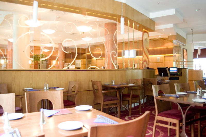 Leonardo Hotel Nottingham - Formerly Jurys Inn Restaurant photo